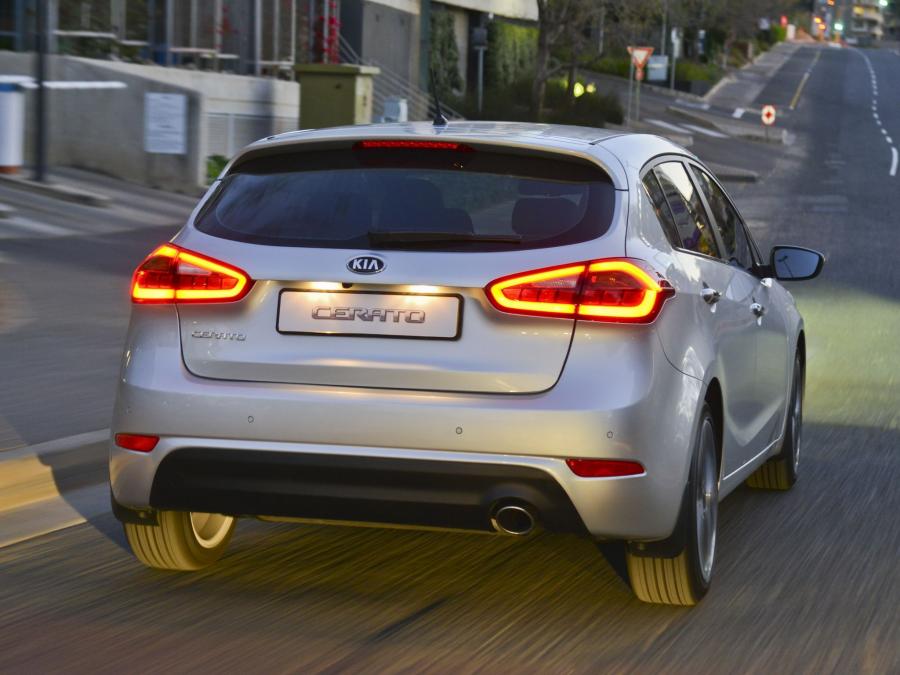  Kia Cerato Hatchback 2013 года  (ZA) (фото 10 из 26)